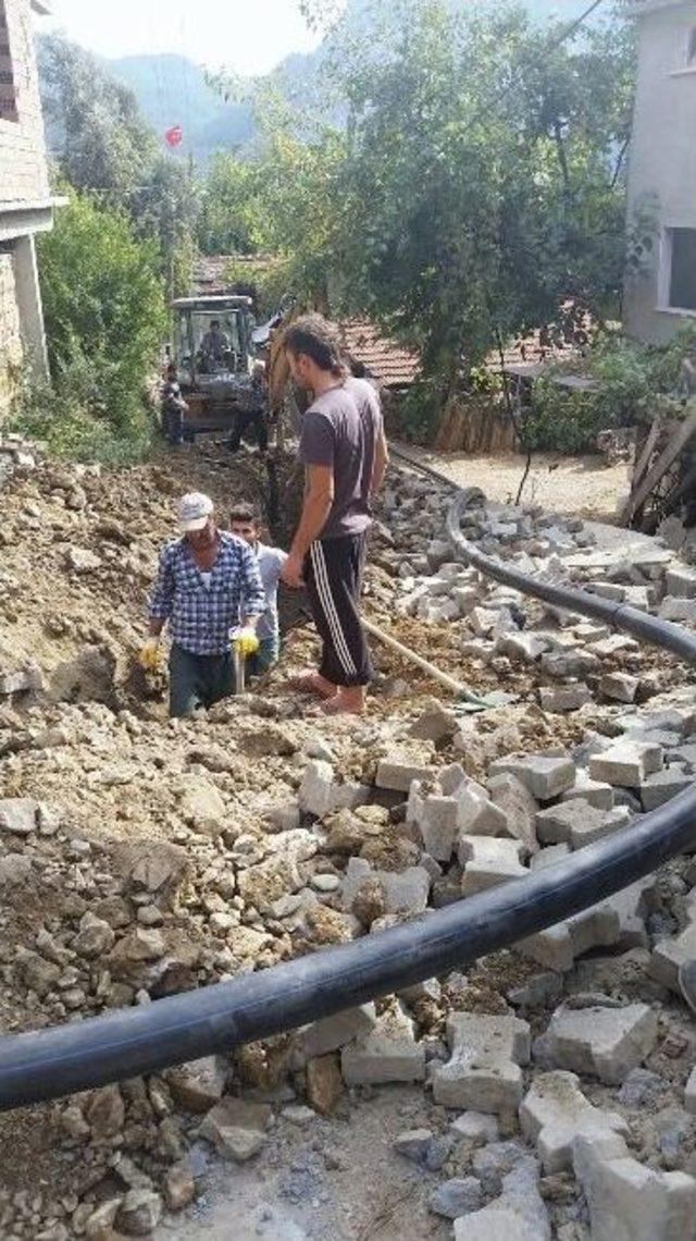 Büyükşehir, Burmahan Ve Kızılot Mahalesinin Su Hattını Yeniledi