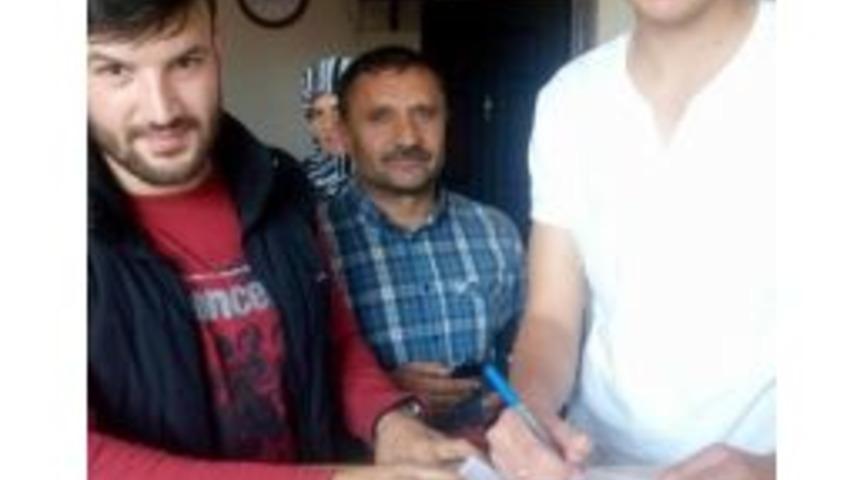 Ahmet Daş Profesyonel Kaleci Oldu