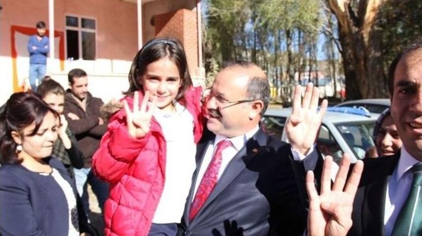 Orhan Delig&ouml;z, Anne Ve Babasının Hayır Duasını Aldı