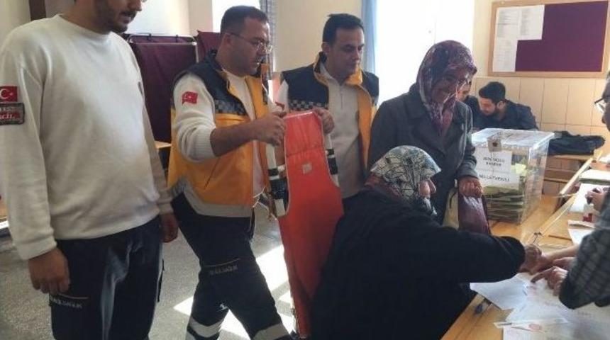 Konya&rsquo;da 292 Vatandaş Ambulansla Taşınarak Oylarını Kullandı