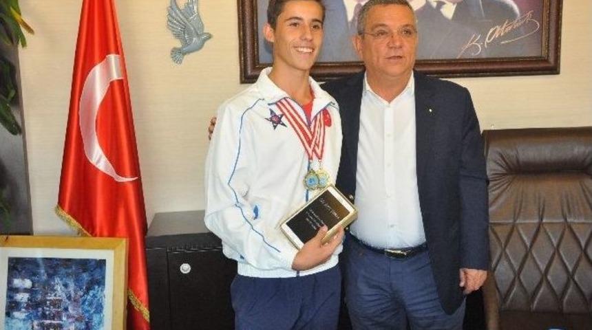 Avrupa Şampiyonu Ger&ccedil;ek Semetay Başkan Kayalı&rsquo;yı Ziyaret Etti