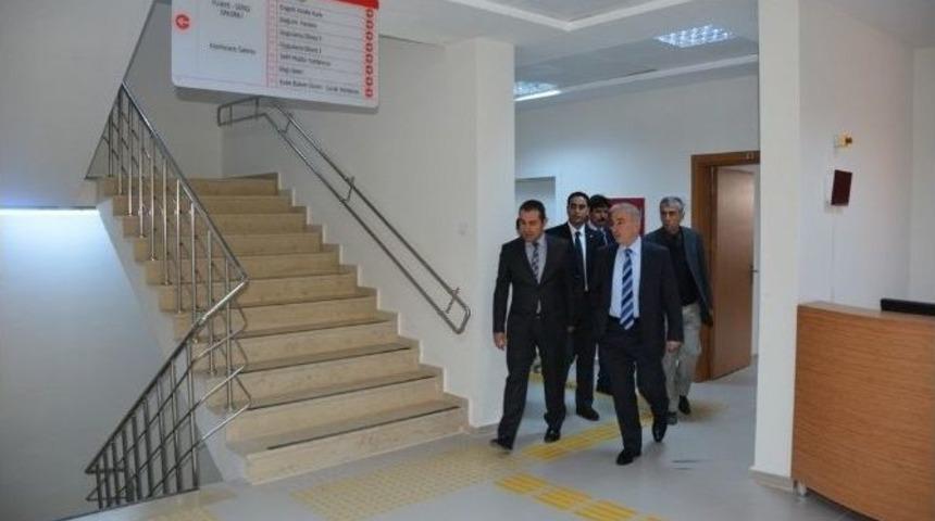 Vali Kam&ccedil;ı, Aile Ve Sosyal Politikalar İl M&uuml;d&uuml;rl&uuml;ğ&uuml;n&uuml; Ziyaret Etti