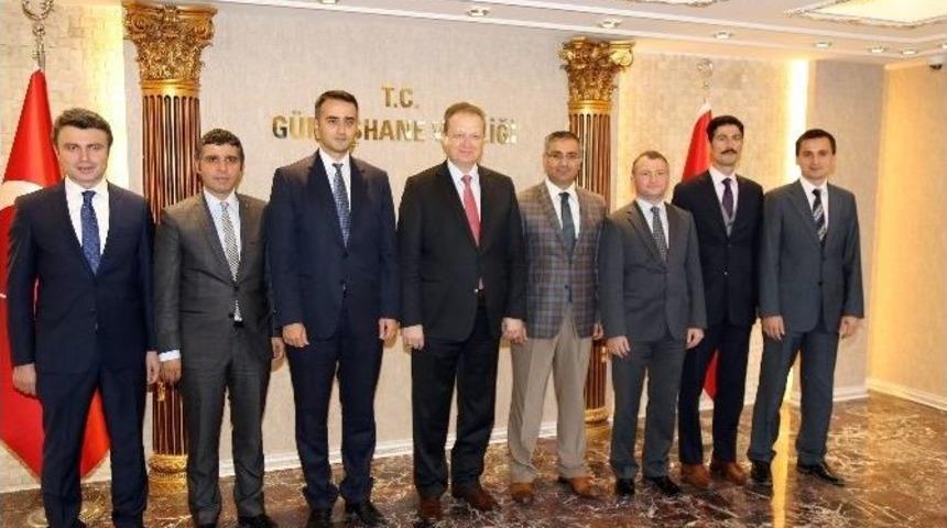 Vali Yavuz&rsquo;dan Vali Yardımcıları Ve Kaymakamlara Başarı Belgesi