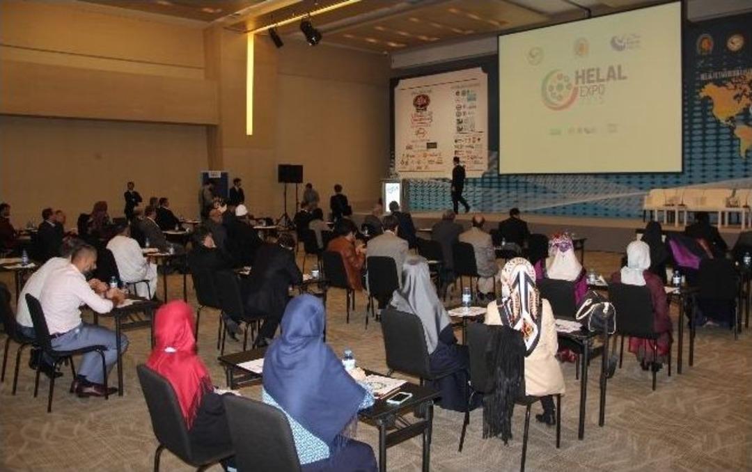 B&uuml;y&uuml;k&ouml;zer Helal Ve Tayyip &Uuml;r&uuml;nler Fuarını Değerlendirdi