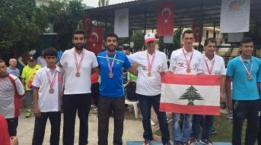 Vanlı Sporcular Bir İlke Daha İmza Attı