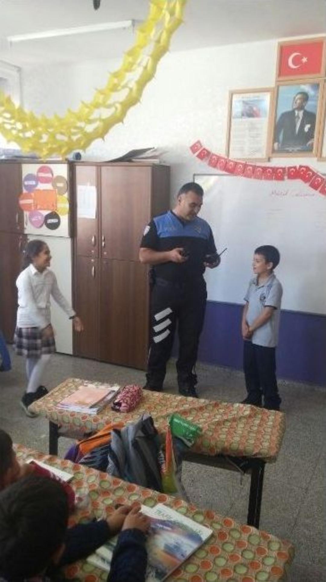 Toplum Destek Polis Amirliği İlkokul &Ouml;ğrencilerine Polis Mesleğini Tanıtı