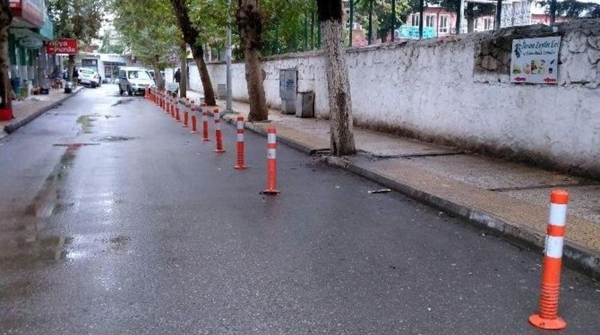 Zarar G&ouml;ren Plastik Dubaların Yerine Yenileri Takıldı