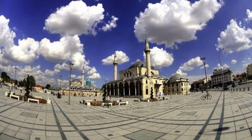 Konya&rsquo;ya Kazandırılan Meydanlar Dikkat &Ccedil;ekiyor