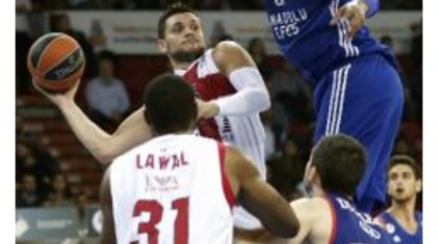 Anadolu Efes, Laboral Deplasmanında