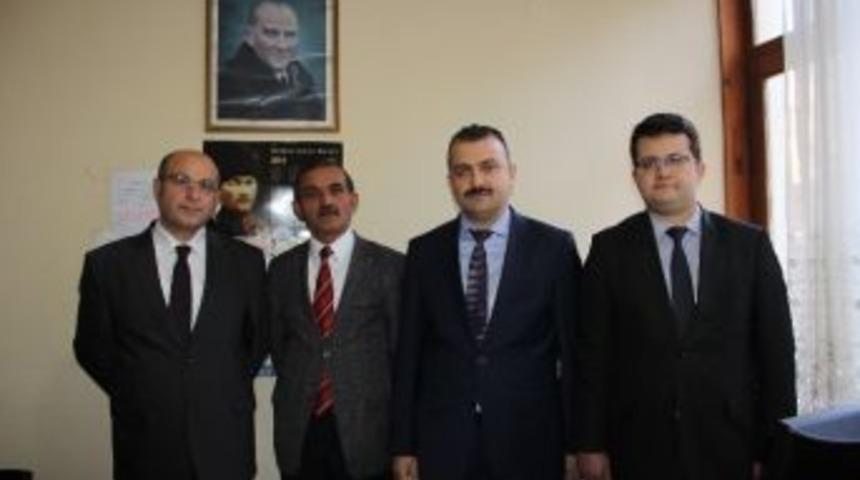 Sağlık M&uuml;d&uuml;r&uuml; &Ouml;zt&uuml;rk&rsquo;ten L&ouml;sev&rsquo;e Ziyaret