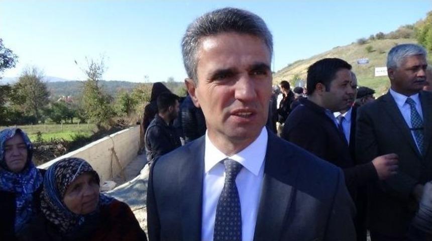 Bolu Valisi Yol Kapatan K&ouml;yl&uuml;lerle Buluştu