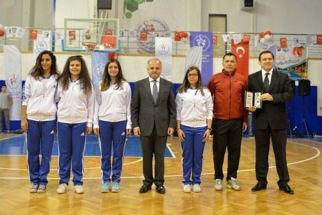 Mersin Okul Sporları 2015-2016 Sezon Açılışını Vali Çakacak Yaptı