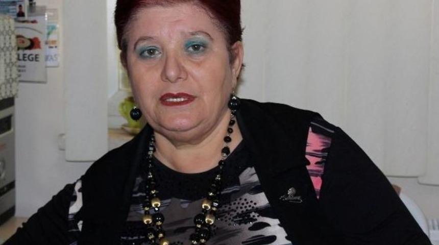 Kadın Muhtardan Başbakan Ve Ak Partili Se&ccedil;mene Ağır Hakaretler