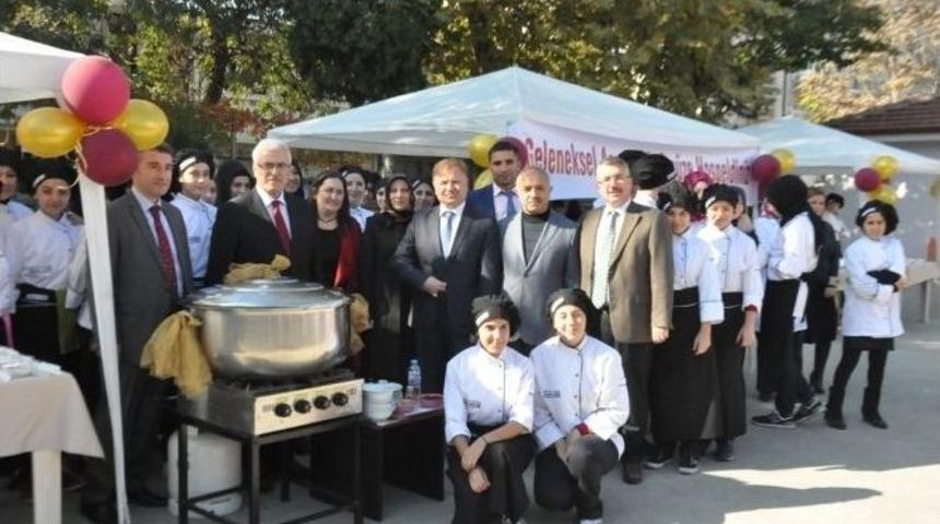 Adapazarı Mesleki Ve Teknik Anadolu Lisesi&rsquo;nde Aşure Etkinliği