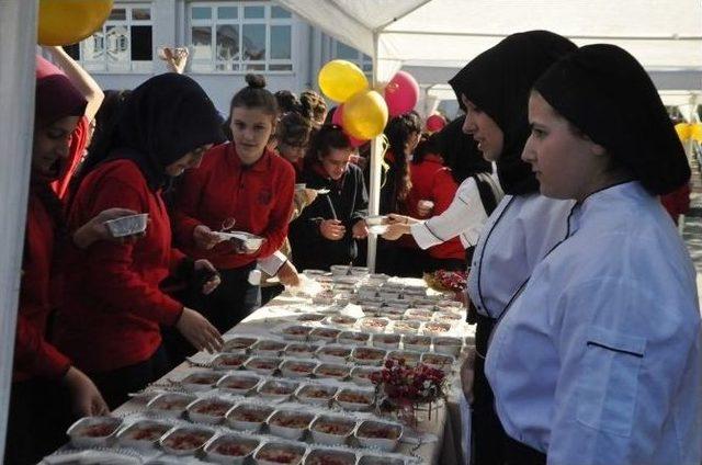 Adapazarı Mesleki Ve Teknik Anadolu Lisesi’nde Aşure Etkinliği