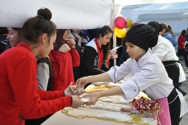 Adapazarı Mesleki Ve Teknik Anadolu Lisesi’nde Aşure Etkinliği