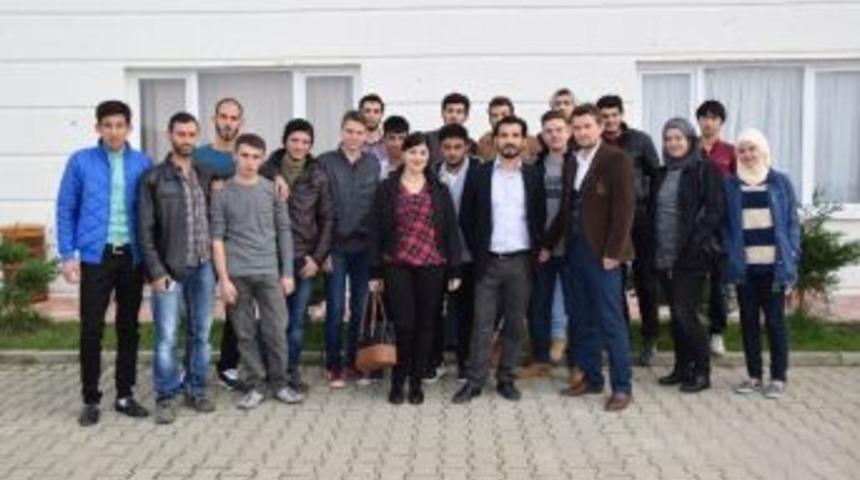 D&uuml;nya Gen&ccedil;leri D&uuml;-t&ouml;mer&rsquo;de Buluşuyor