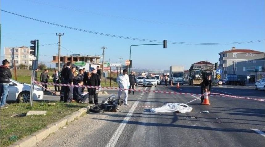 Tır&rsquo;ın Altında Kalan Motosikletli Hayatını Kaybetti