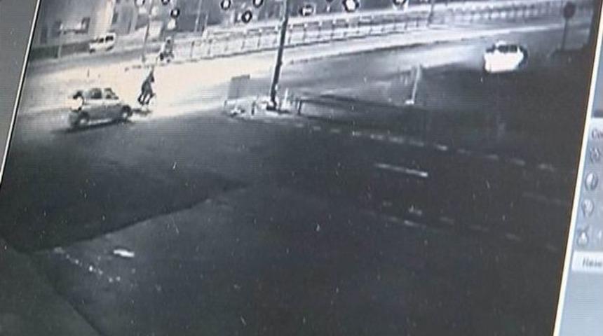 Dikkatsiz Bisiklet S&uuml;r&uuml;c&uuml;s&uuml;ne Otomobil B&ouml;yle &Ccedil;arptı