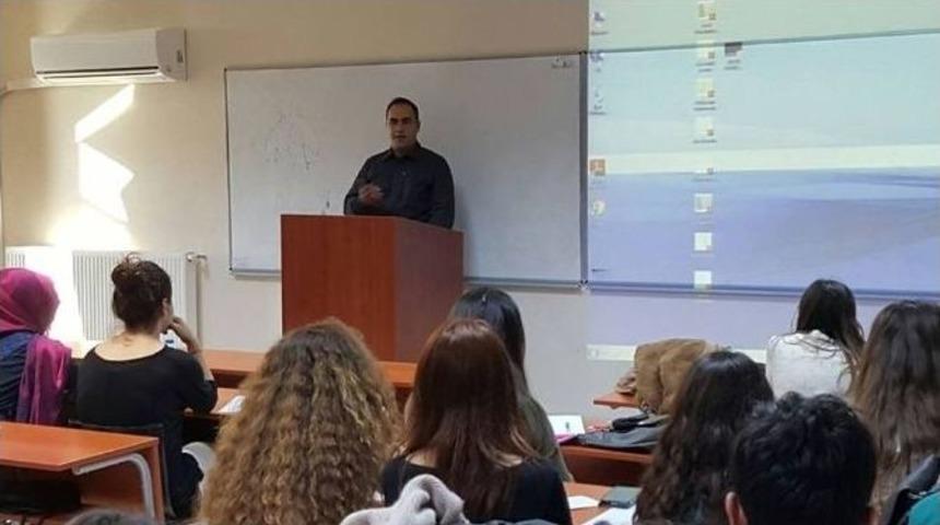 &Ccedil;om&uuml; &Ouml;ğrencilerine Gazeteciliği Anlattı