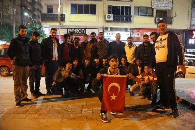 Elazığ’da Askere Halaylı Uğurlama