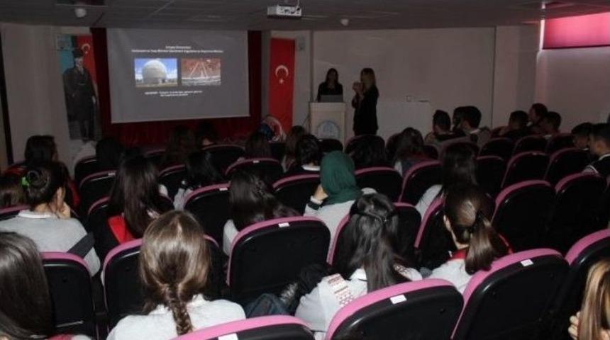 Aydınlıkevler Lisesi&rsquo;nde Astronomi Ve Uzay Bilimleri Konferansı Verildi