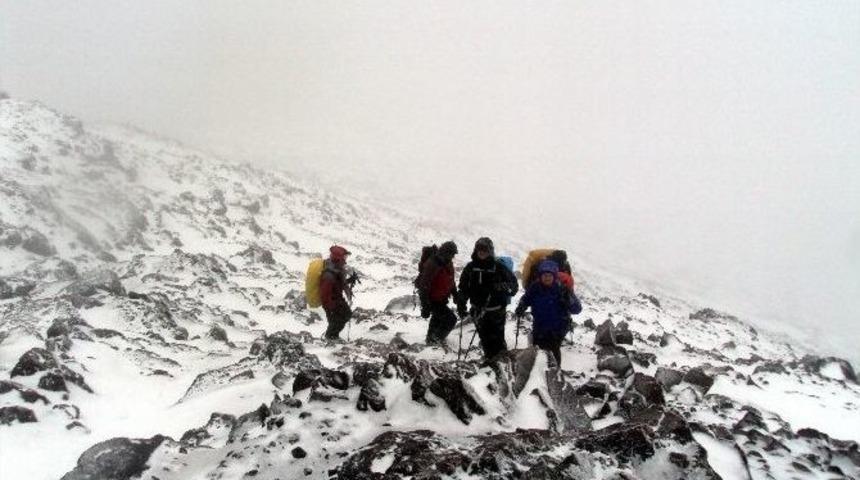 Sınır Tanımayan T&uuml;rk Dağcılar İlk Kez Fas&rsquo;ın Zirvesinde