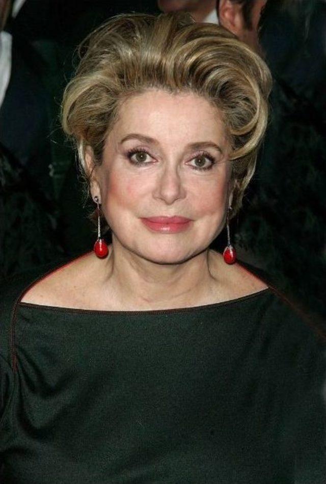 Yaşam Boyu Başarı Ödülü Fransız Aktris Catherıne Deneuve’ün