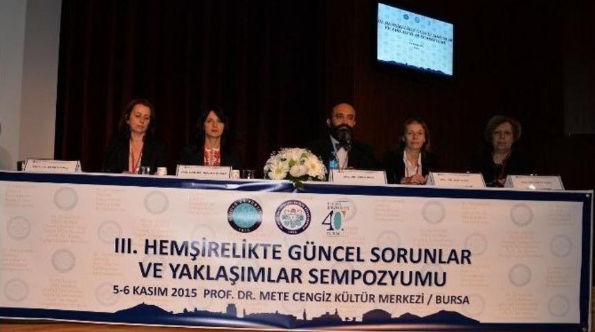 Hemşirelik &Uuml;niversitede Tartışıldı