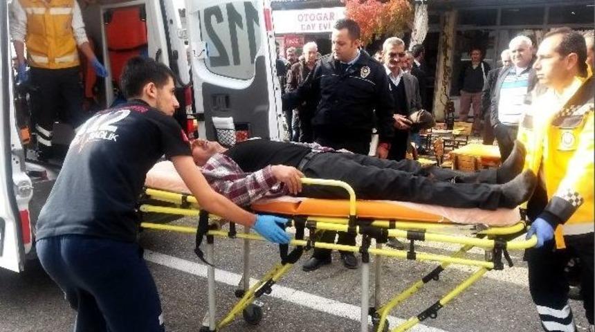 Taksicilerin Yolcu Alma Kavgası: 1 Yaralı