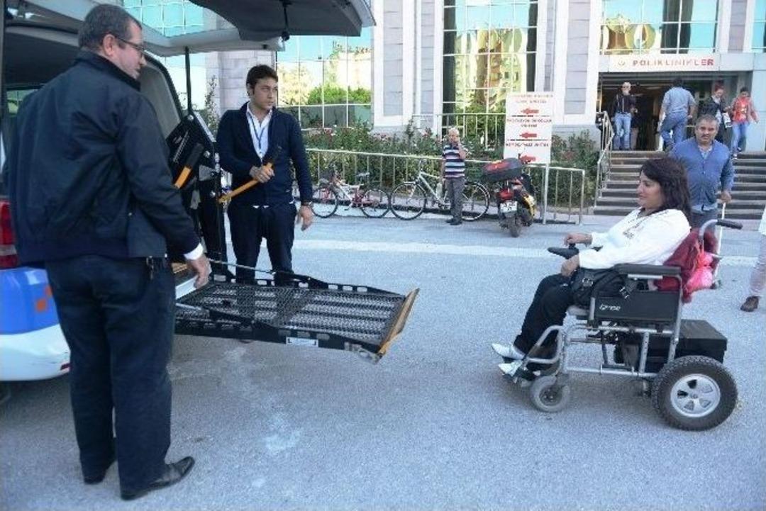 B&uuml;y&uuml;kşehir Belediyesinin Engelli Hizmet Merkezine Yoğun İlgi