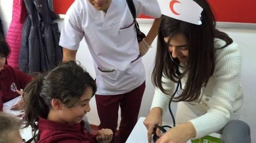 Yozgat &Ccedil;&ouml;z&uuml;m Eğitim Kurumlarından Kızılay&rsquo;a Destek