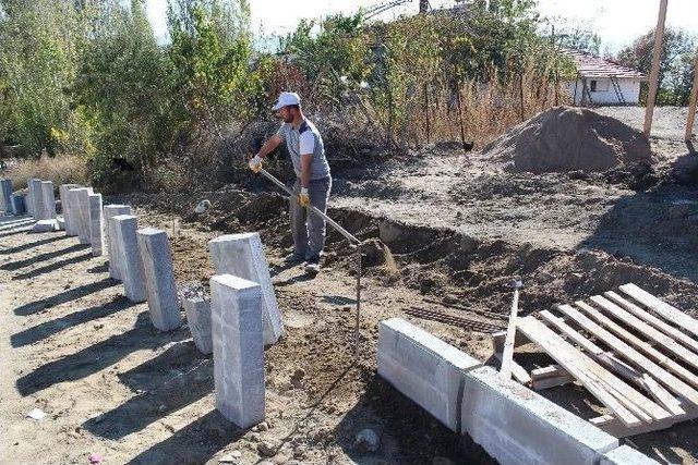 Yenihayat Mahallesi’nde Parke Ve Bordür Çalışması