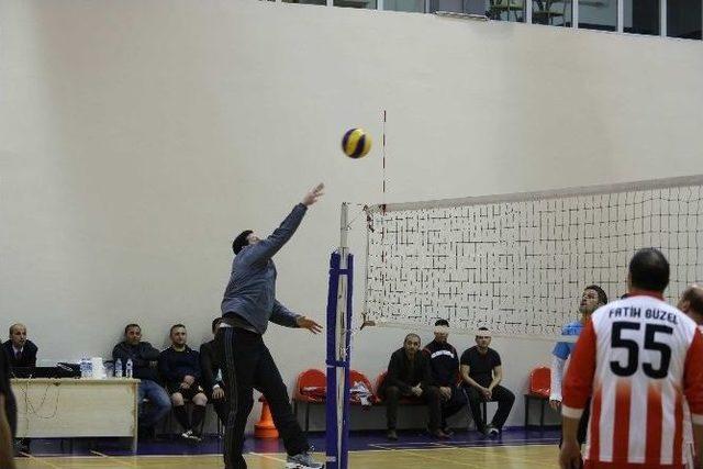 İlkadım’da Voleybol Turnuvası Başladı