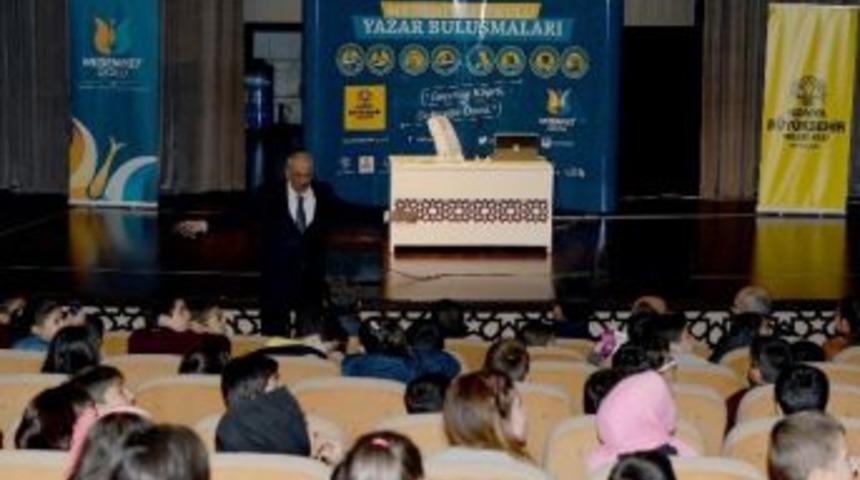 Ortaokul &Ouml;ğrencileri Yazarlarla Buluşuyor