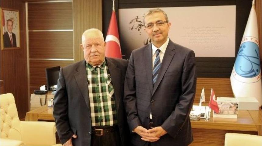 Hayırsever İşadamı Kazancıoğlu &Uuml;niversiteden Başarılı Mezunları &Ouml;d&uuml;llendirecek