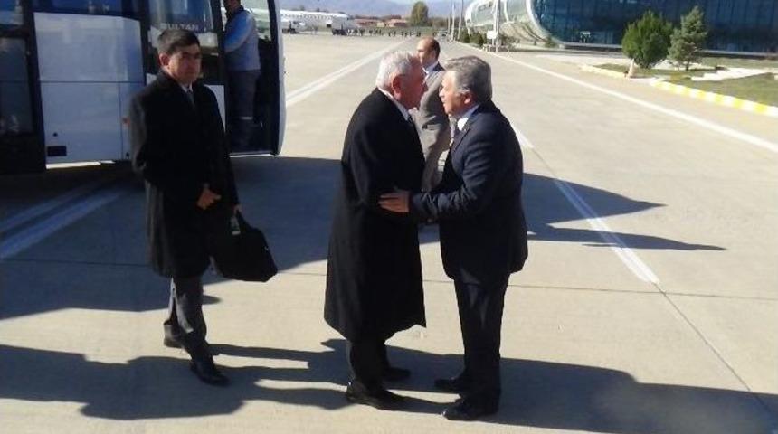 Milli Savunma Bakanı G&ouml;n&uuml;l Erzincan&rsquo;da