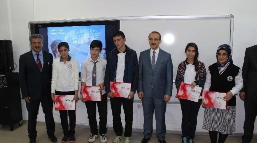 Muş&rsquo;ta Tablet Dağıtım T&ouml;reni