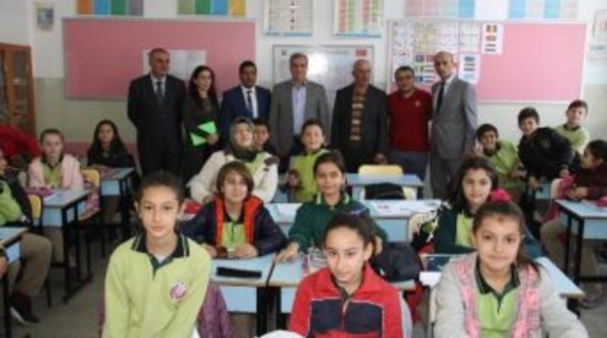 Akyazı Belediyesinden &Ouml;ğrencilere &Uuml;cretsiz Deneme Sınavı