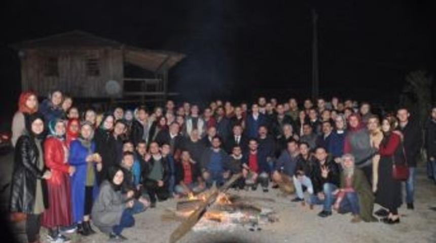 D&uuml;zce Milletvekilleri Ak Gen&ccedil;lerle Birlikte