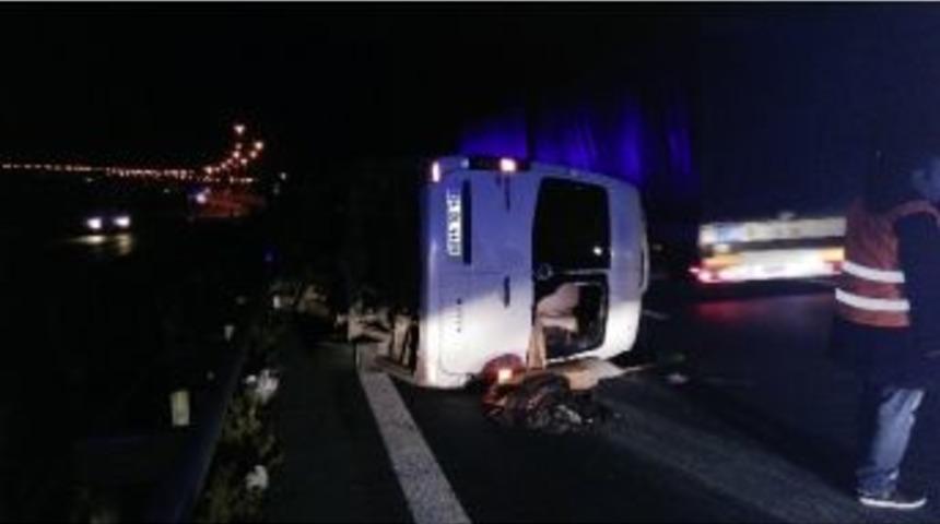 (&ouml;zel Haber) Sığınmacıları Taşıyan Minib&uuml;s Devrildi: Altı Yaralı