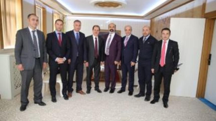 T&uuml;rkiye Kayak Federasyonu Başkanı Yarar&rsquo;dan Rekt&ouml;r Coşkun&rsquo;a Ziyaret