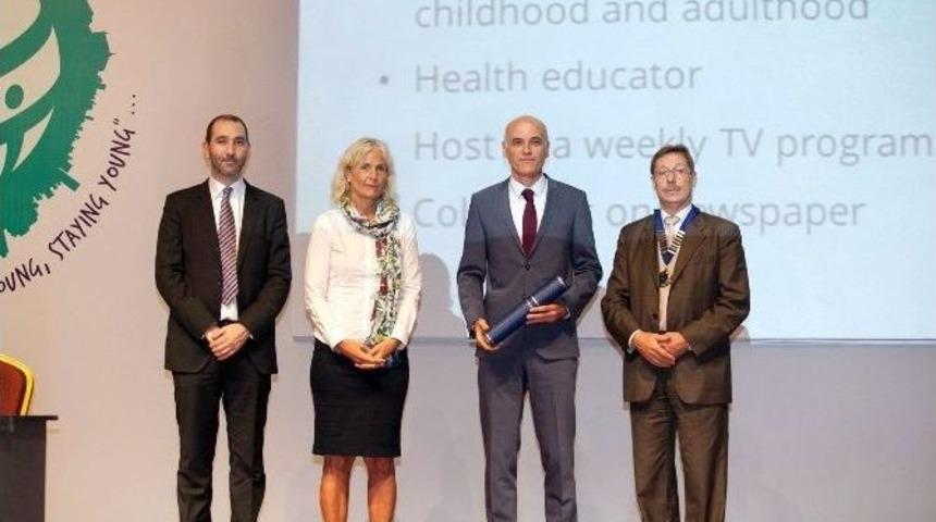 Avrupa&rsquo;dan T&uuml;rk Doktora B&uuml;y&uuml;k &Ouml;d&uuml;l