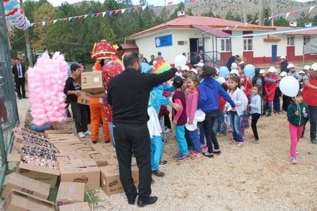 Enerjisa Tiyatroyu Öğrencilerin Ayağına Götürdü