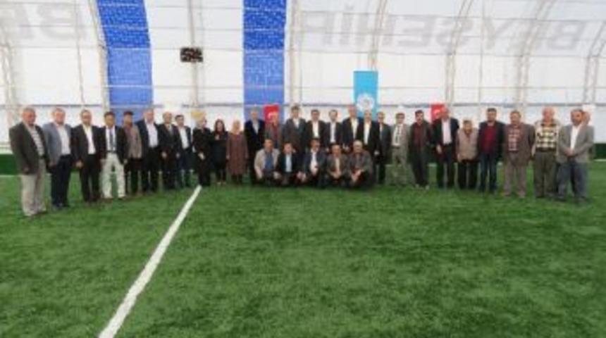 Beyşehir&rsquo;in En B&uuml;y&uuml;k Halı Sahası T&ouml;renle Hizmete A&ccedil;ıldı