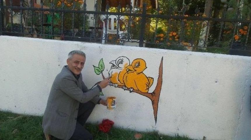 Okul Duvarları Resimlerle Hayat Buldu