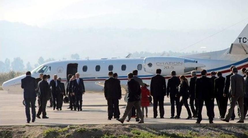 Bakan Bilgin, Çıldır Havaalanı’nı İnceledi