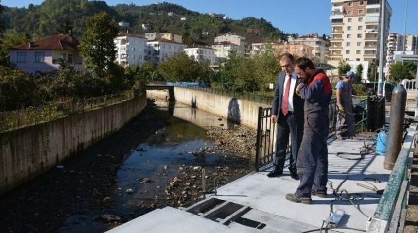 G&ouml;rele Belediyesi K&ouml;pr&uuml;leri İyileştiriyor