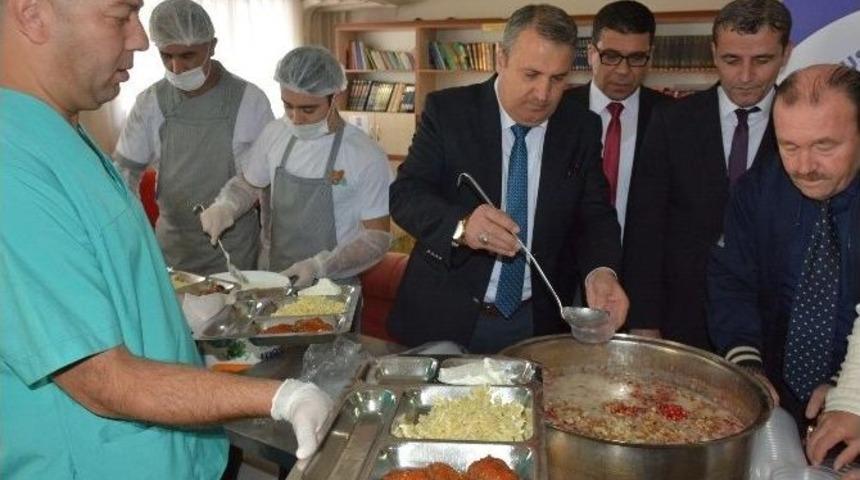 Başkan &Ccedil;er&ccedil;i Yaşlılar İle Buluştu