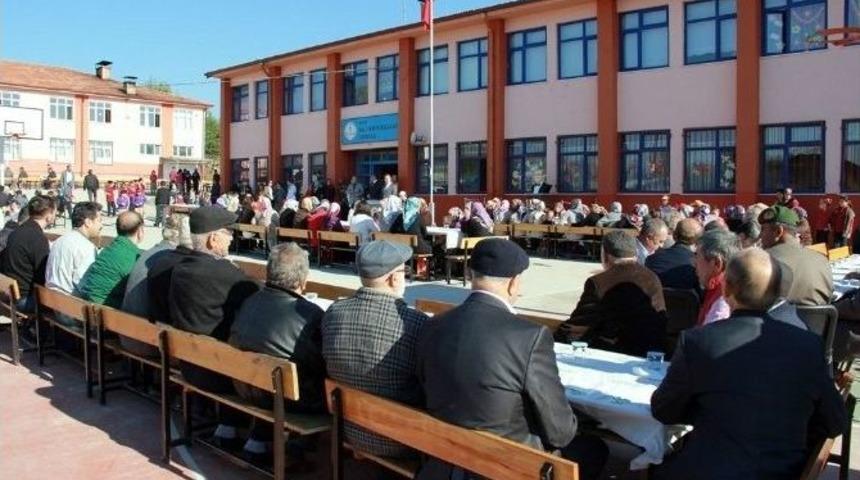 Kaşbaşı K&ouml;y&uuml;nde Aşure Etkinliği